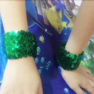 Children loose and green (please note age)